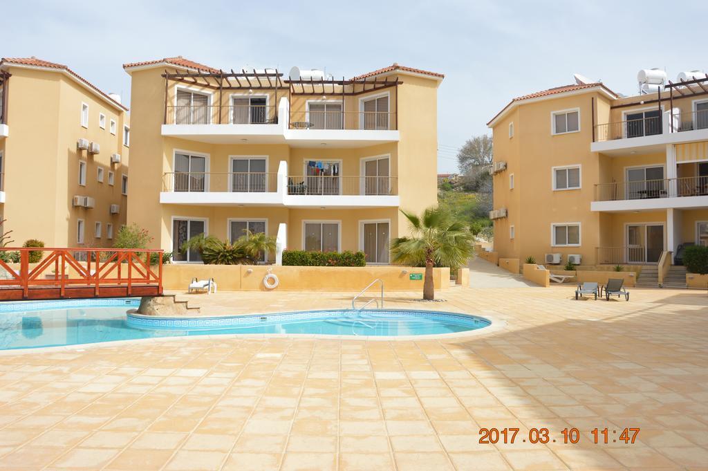 Luxury Apartment Paphos Exterior foto