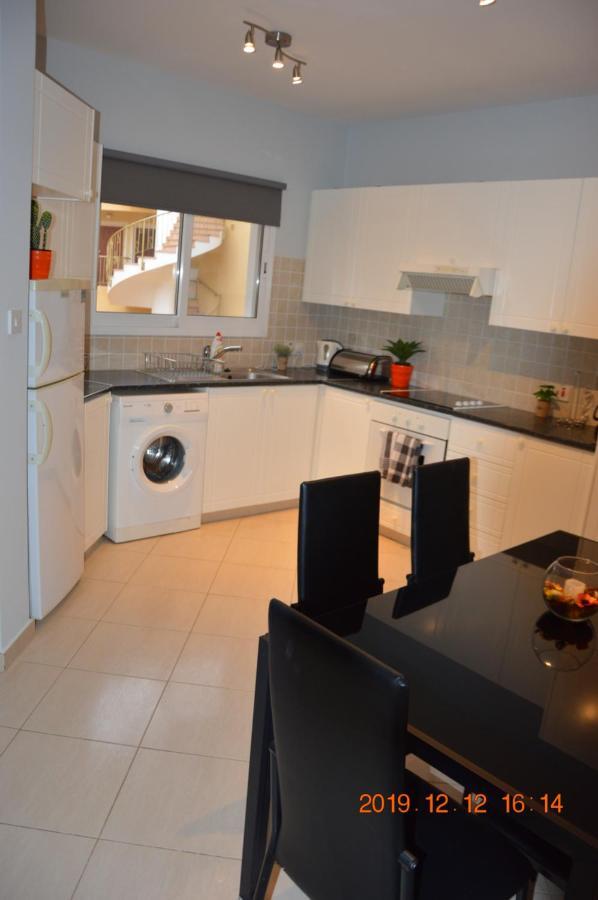 Luxury Apartment Paphos Exterior foto